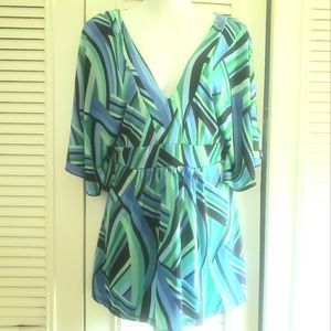 Fun striped shirt low cut